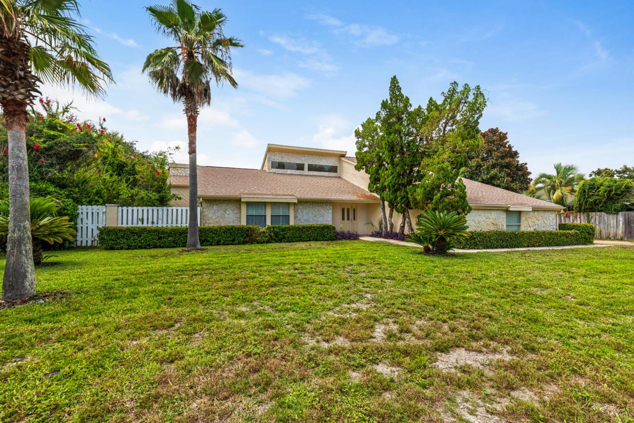 104 Country Club Drive - Photo 1