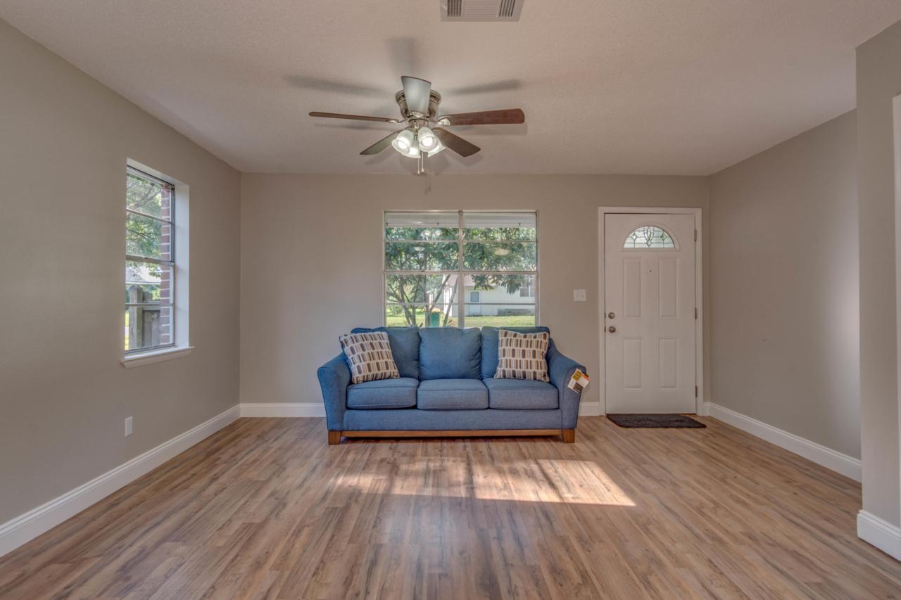 440 Lakeview Street - Photo 1