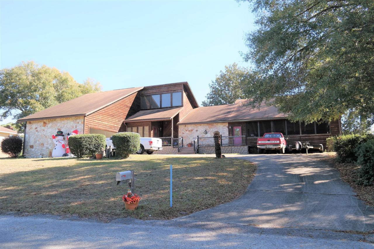 585 Country Club Drive - Photo 1