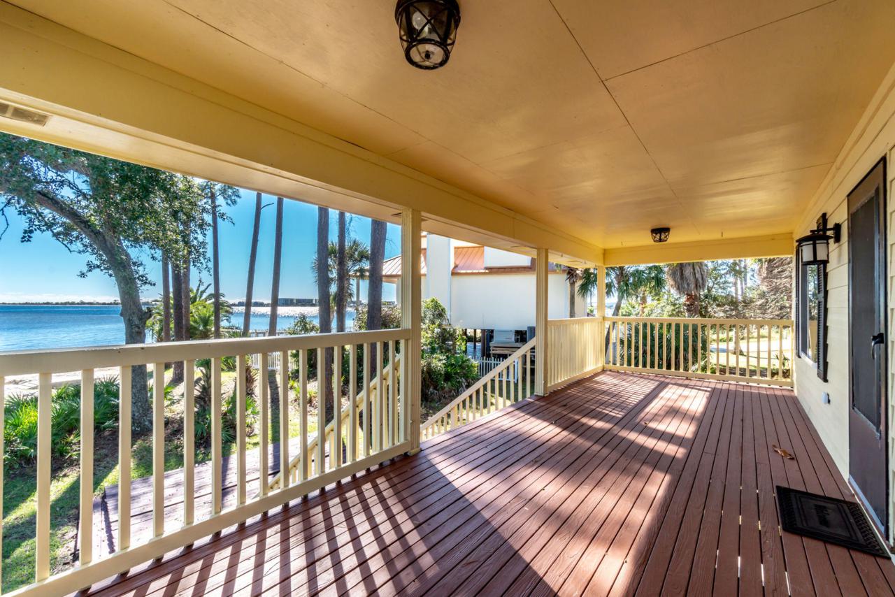 44 Bay Drive - Photo 1