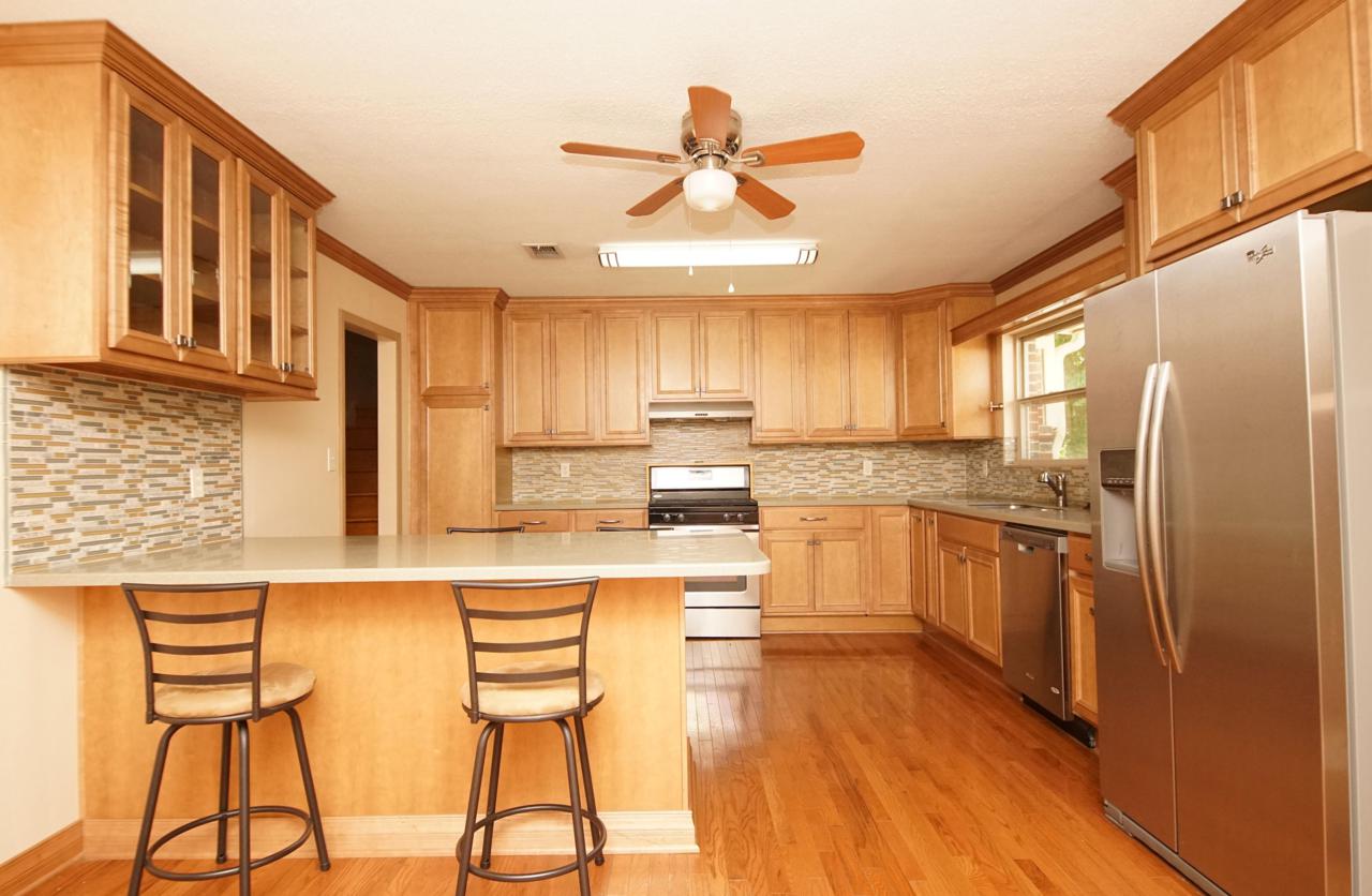 307 Holmes Boulevard - Photo 1
