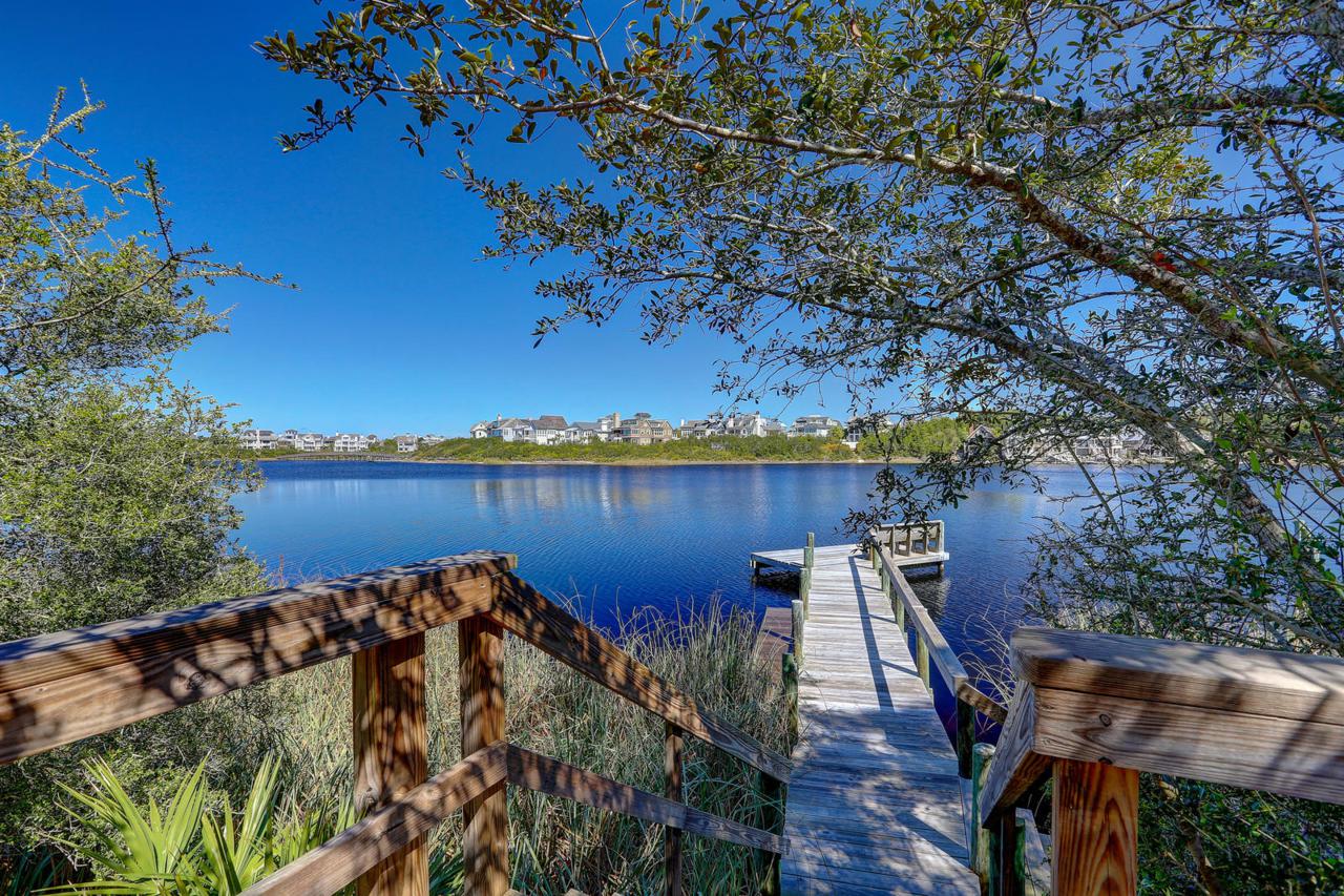 255 Pelican Circle - Photo 1