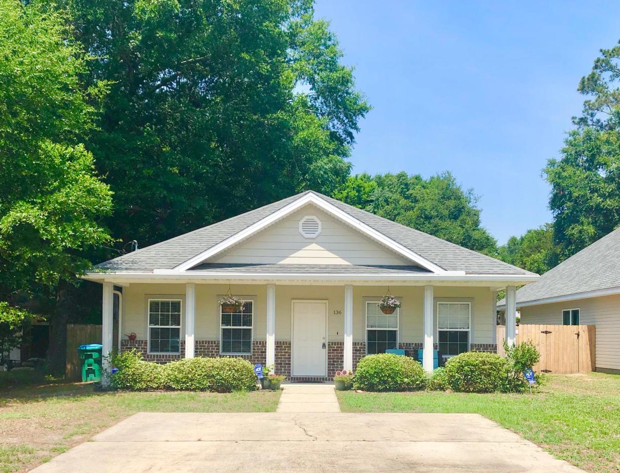 136 Dixie Street - Photo 1