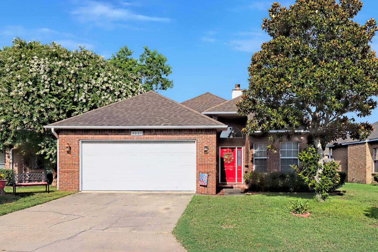 4061 Longwood Circle - Photo 1