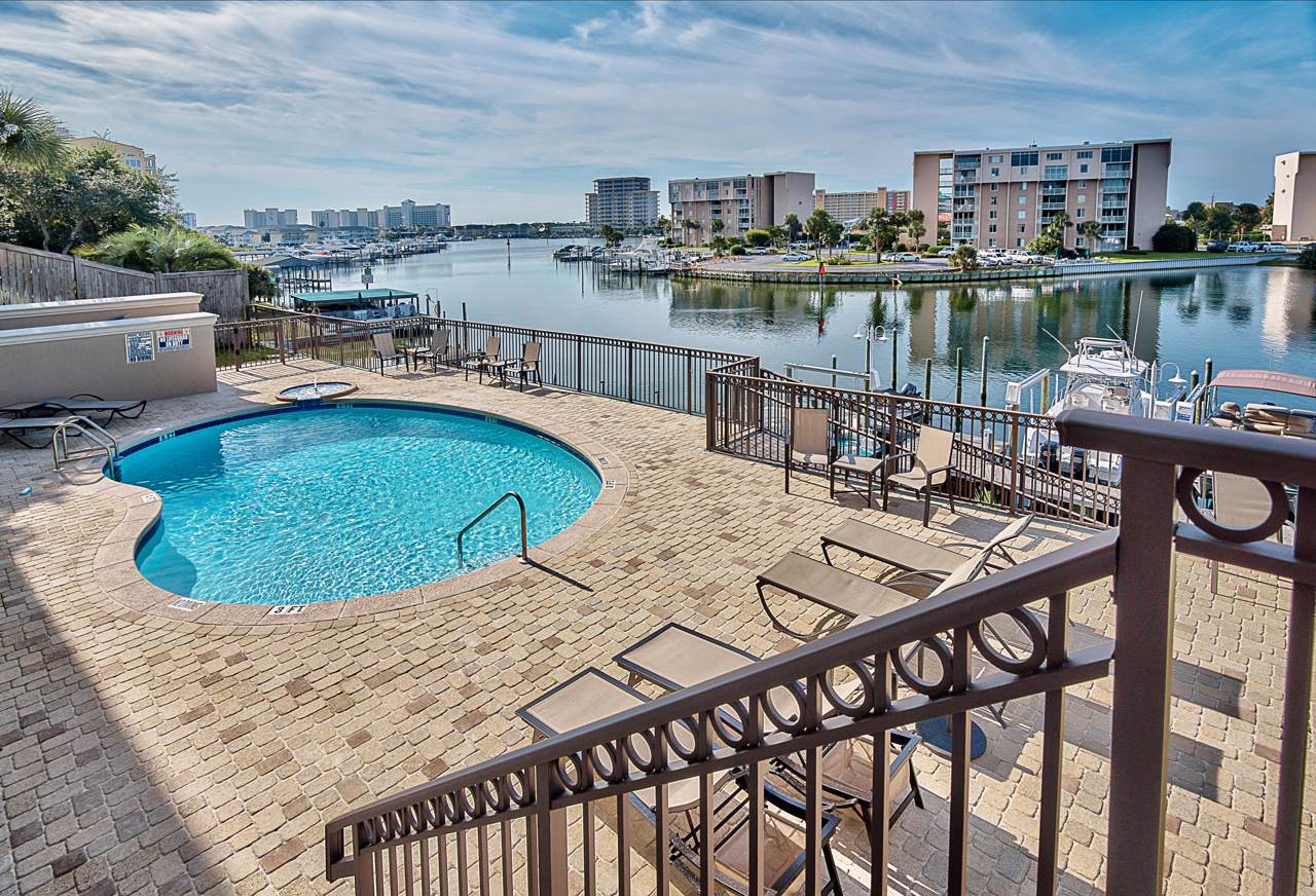 724 Harbor Boulevard - Photo 1