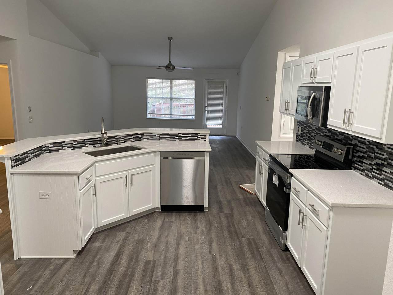2194 Hagood Loop - Photo 1