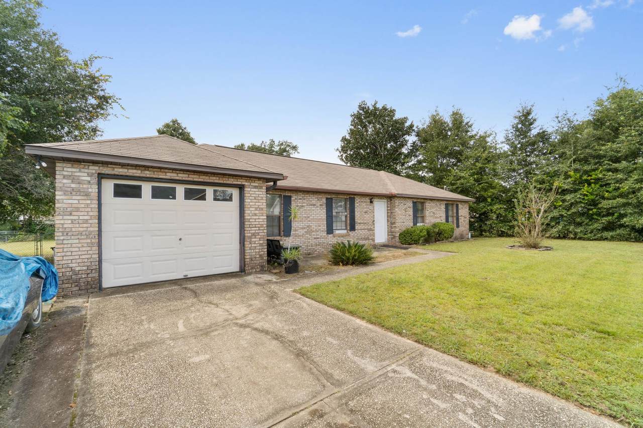 225 Walker Circle - Photo 1