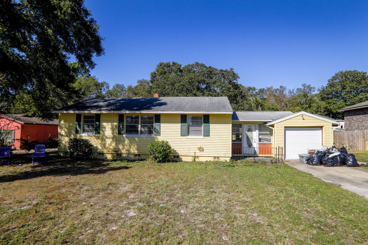 236 Beachview Drive - Photo 1