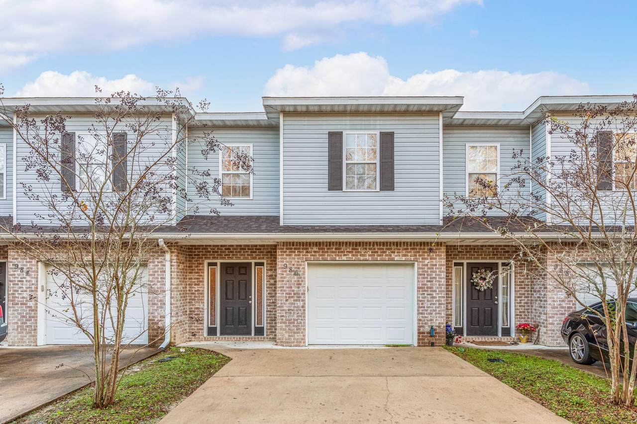 986 Leigh Ann Lane - Photo 1