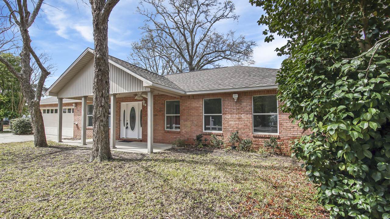 126 Beach Drive - Photo 1