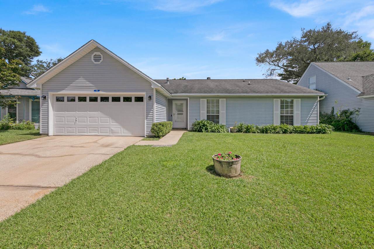 158 Meadowbrook Court - Photo 1