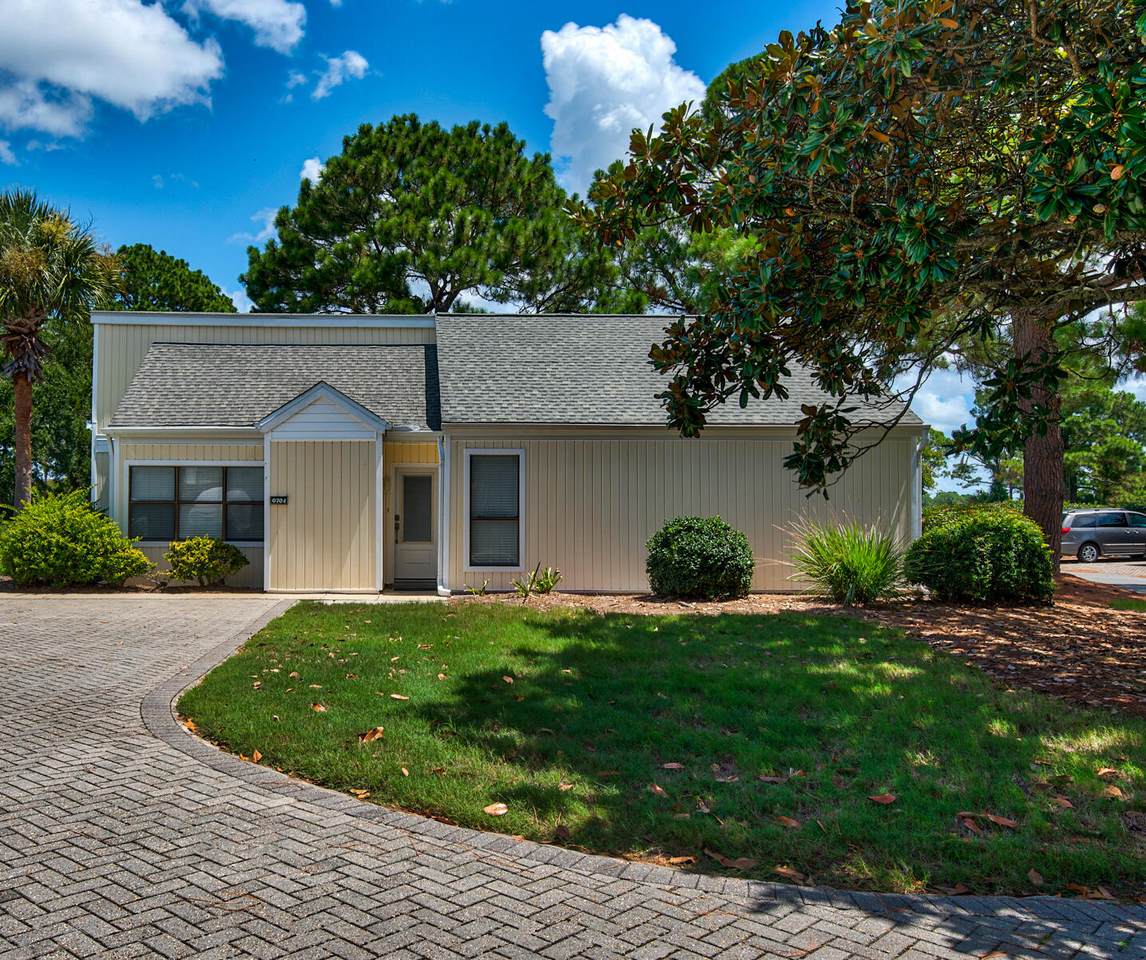 704 Sandpiper Drive - Photo 1