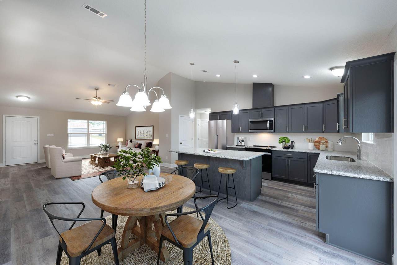 3076 Auburn Parkway - Photo 1