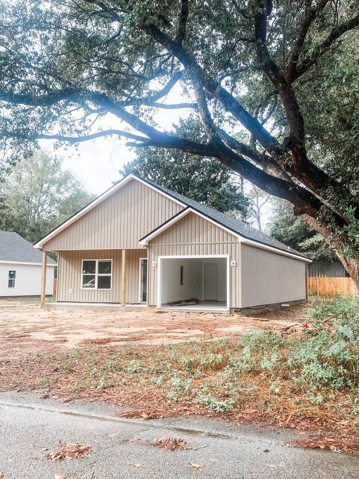 160 Oak Lane - Photo 1