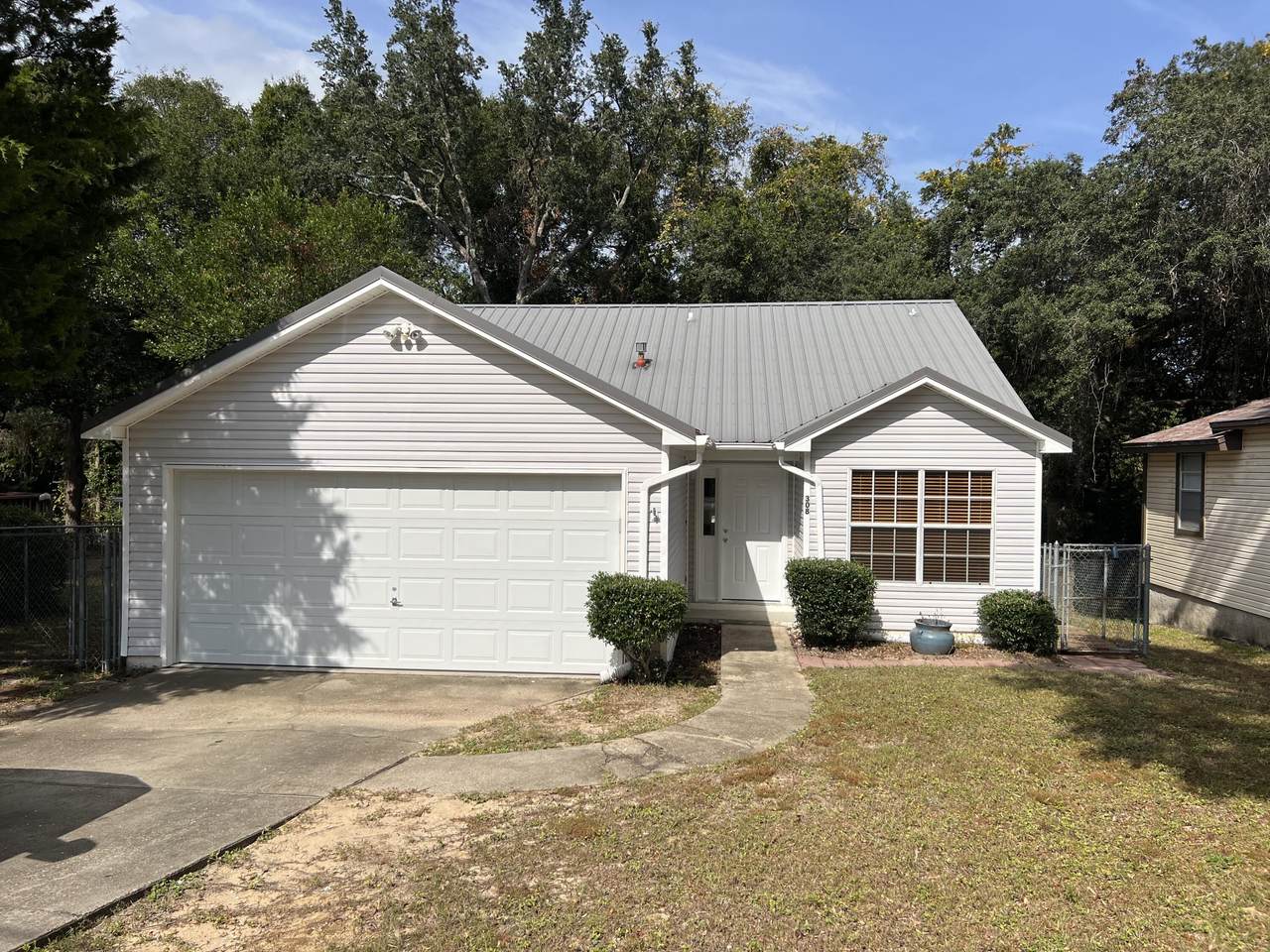 308 Florida Street - Photo 1