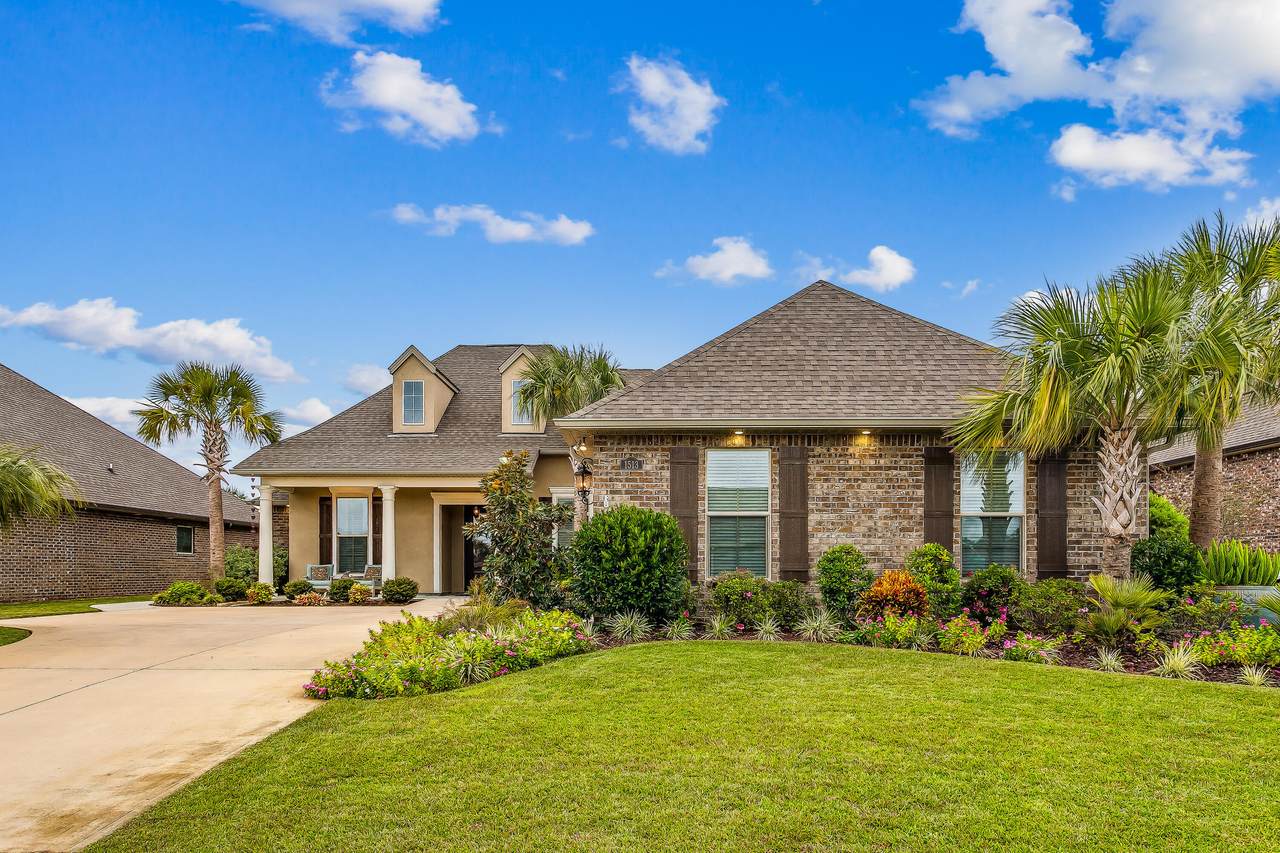 1513 Sabal Palm Drive - Photo 1