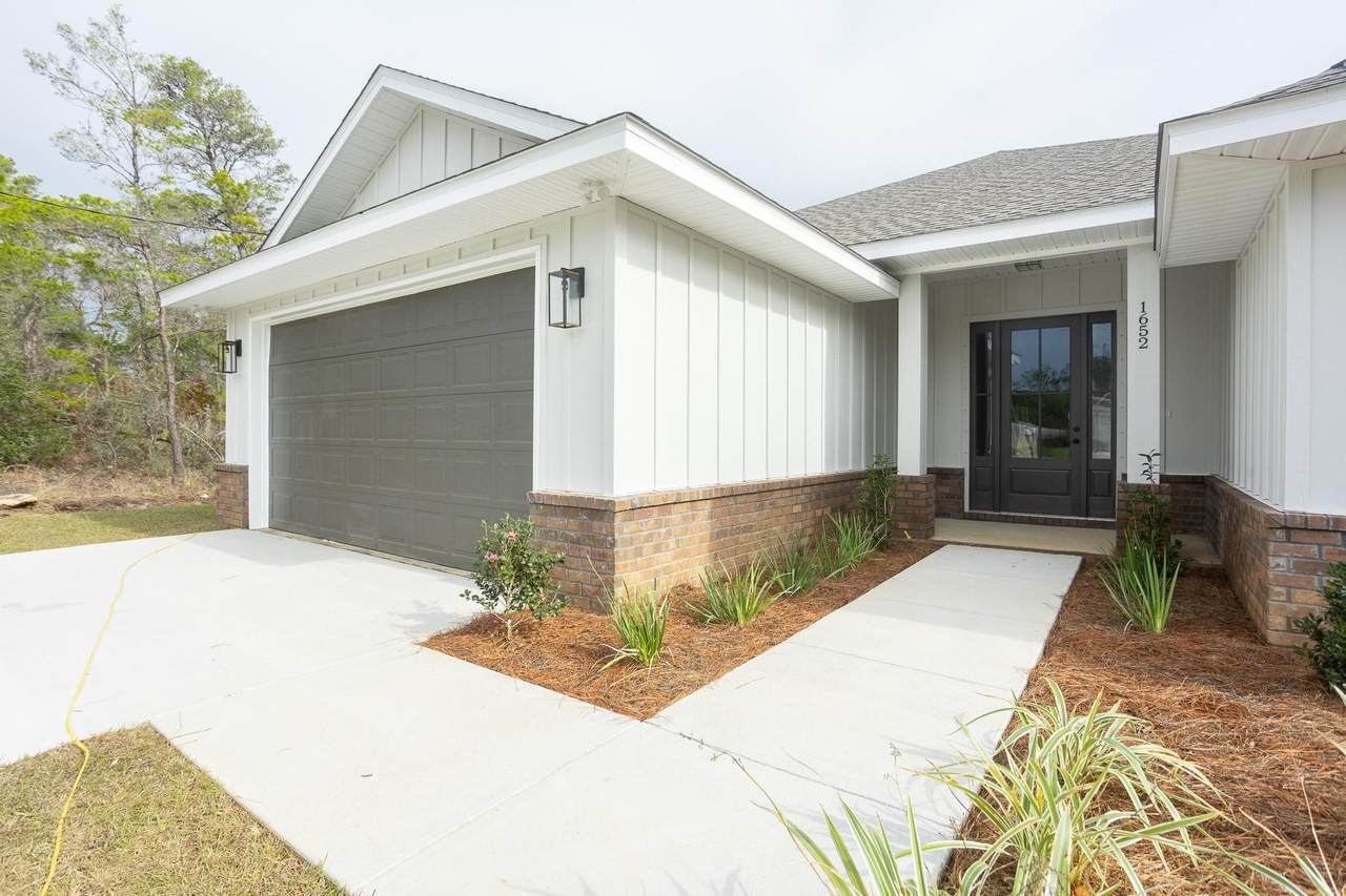 1652 Ponderosa Drive - Photo 1