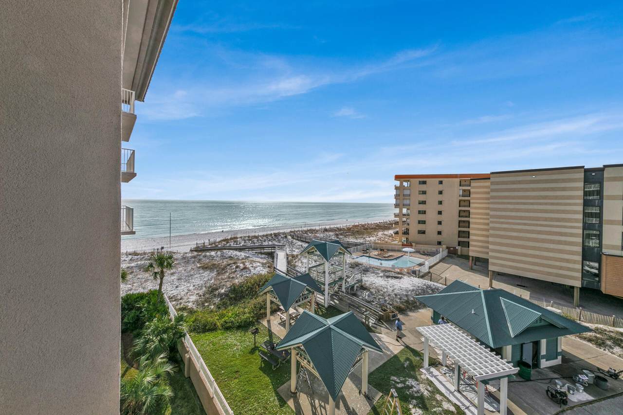 520 Santa Rosa Boulevard - Photo 1
