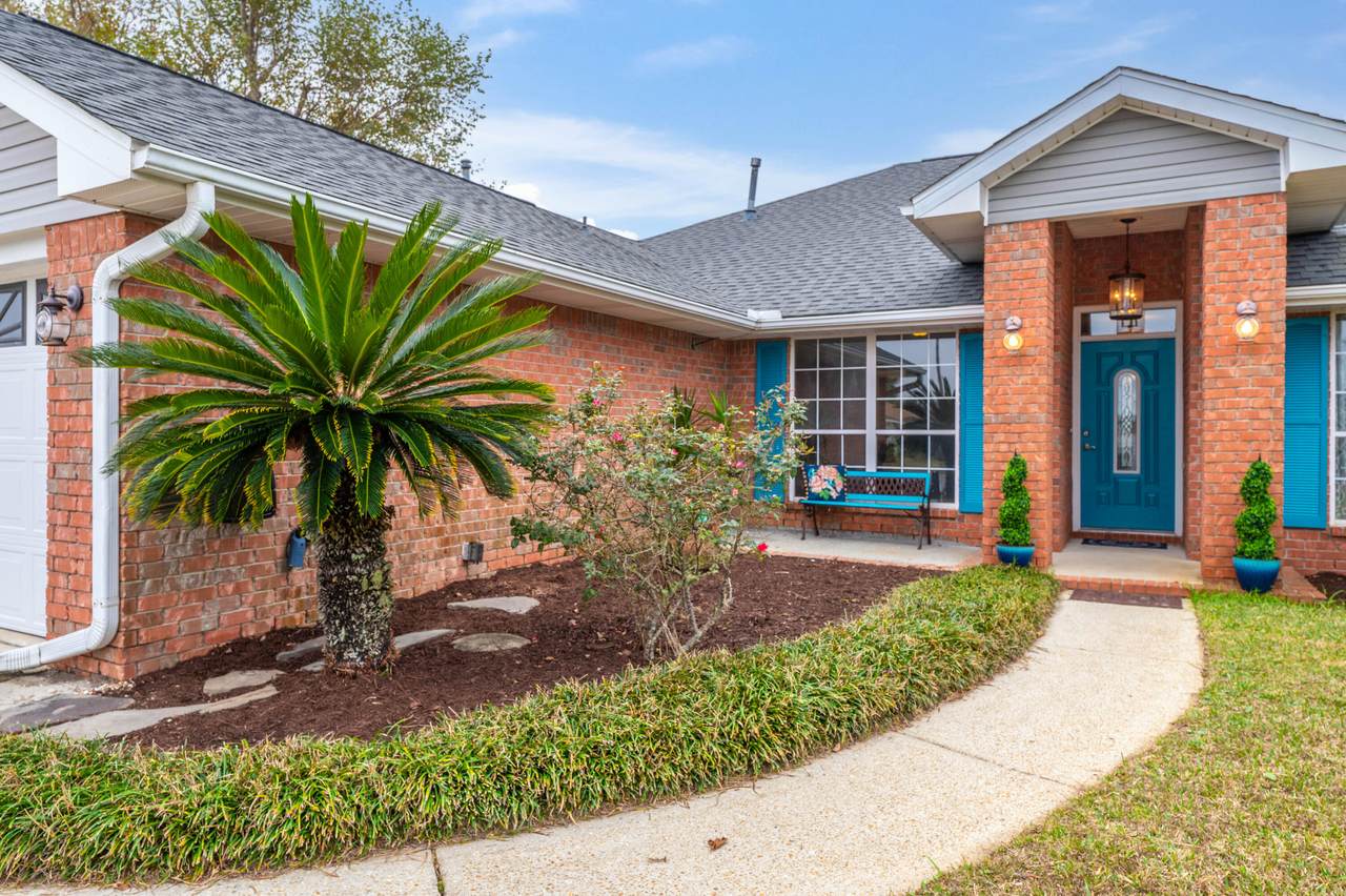 1558 Sandcliff Drive - Photo 1