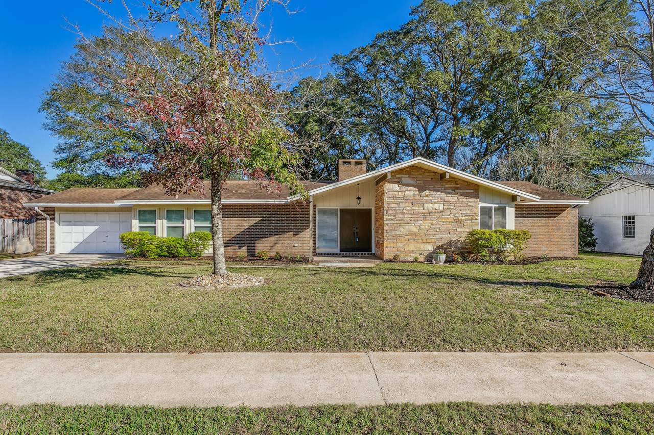 43 Oakdale Road - Photo 1