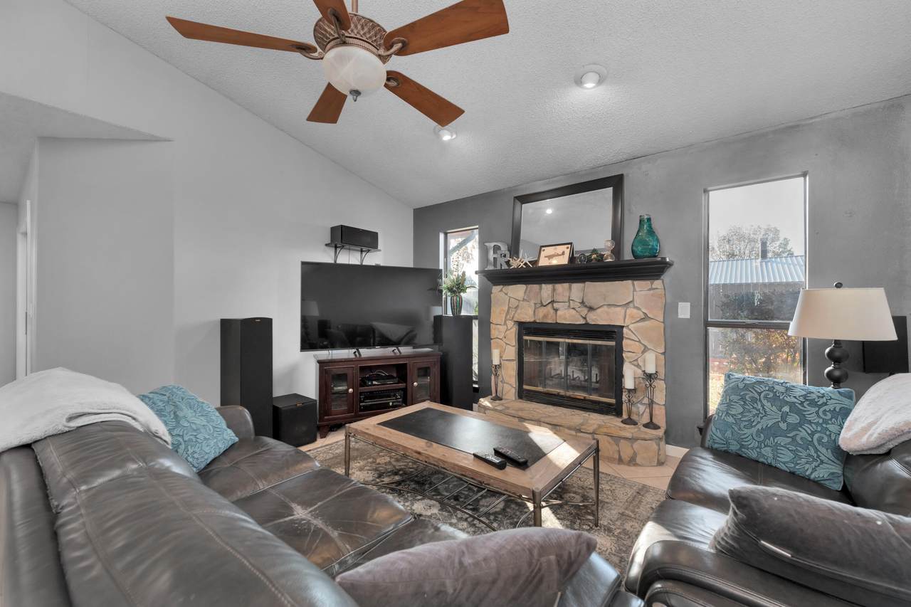 319 Primrose Pl Place - Photo 1