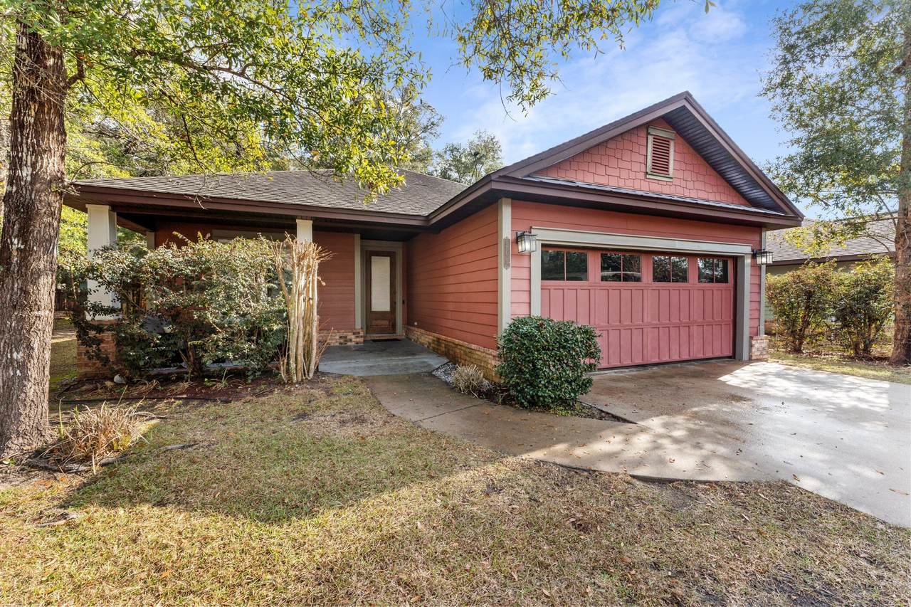205 Benton Boulevard - Photo 1