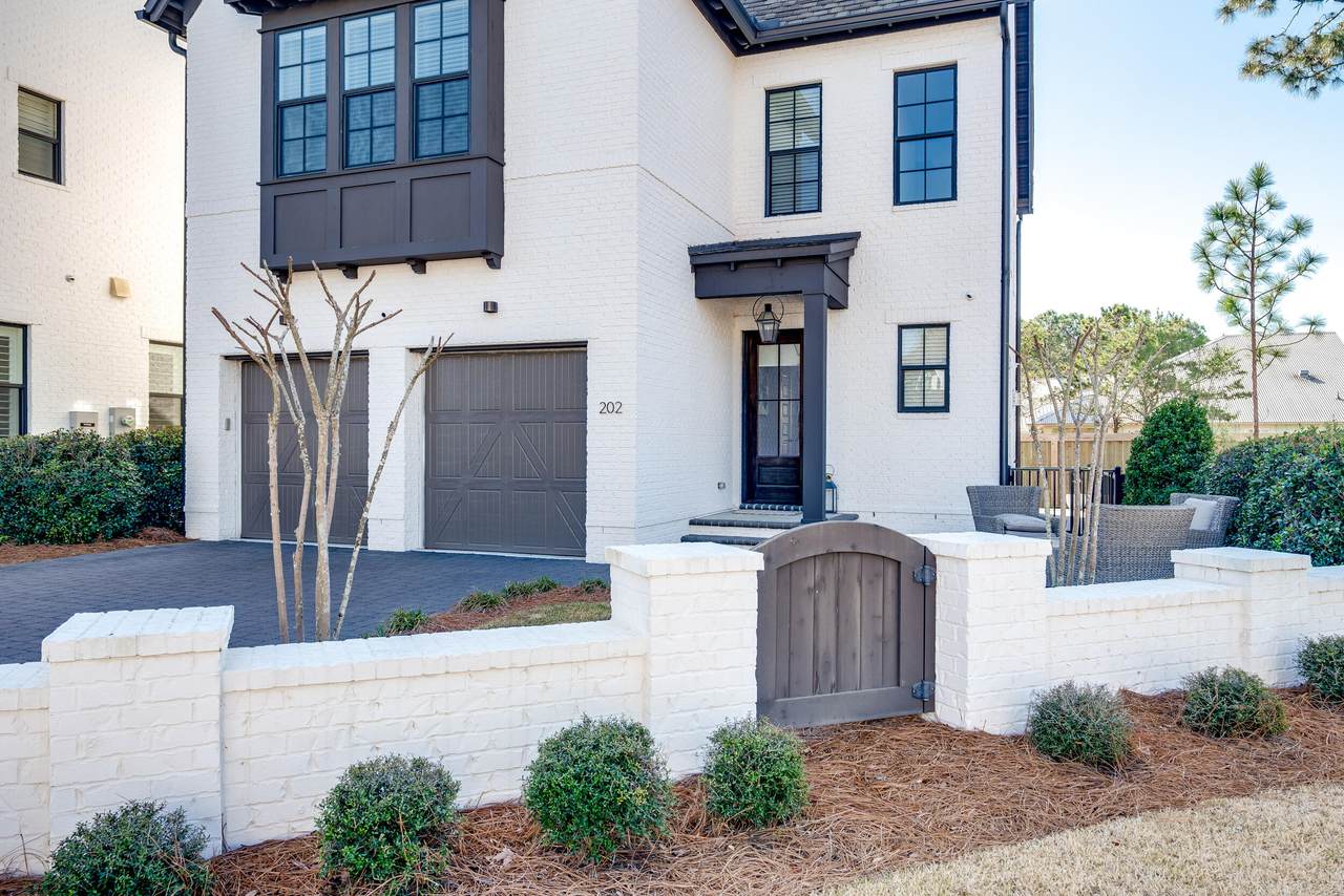 202 Ridgewalk Circle - Photo 1