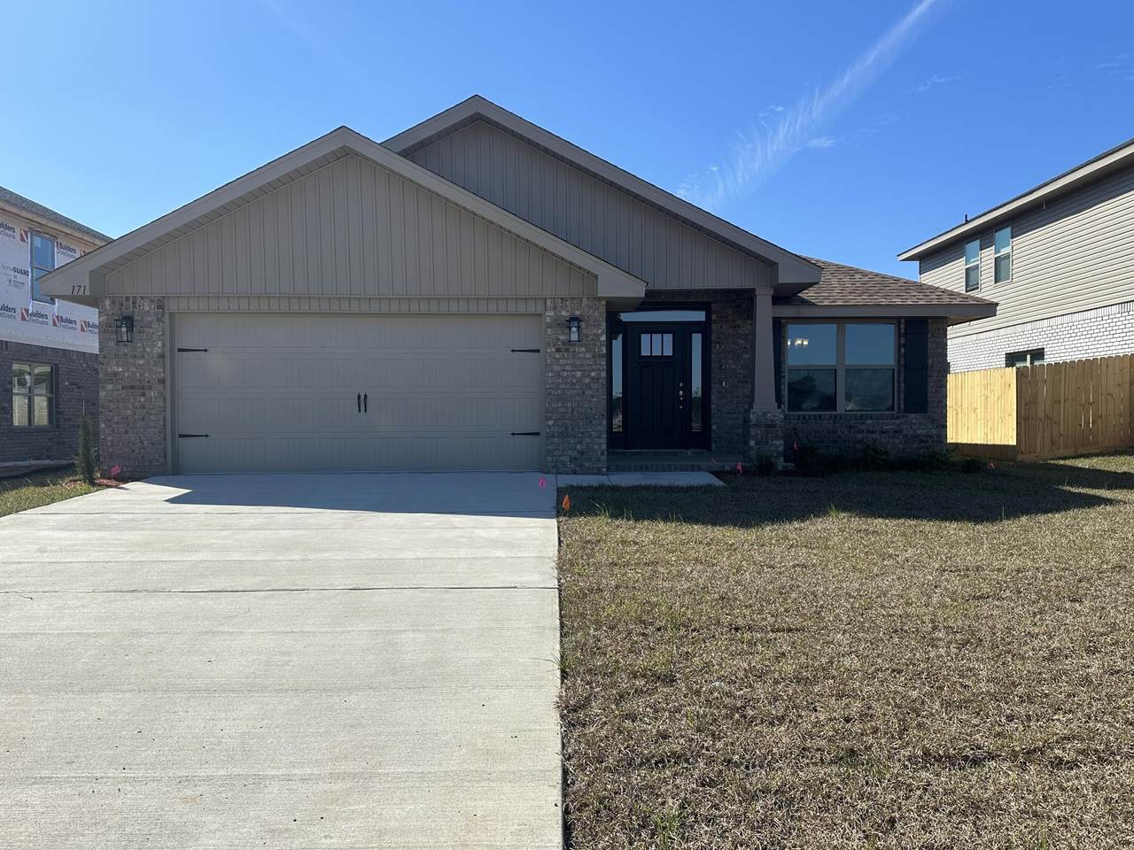 171 Ridgeway Circle - Photo 1