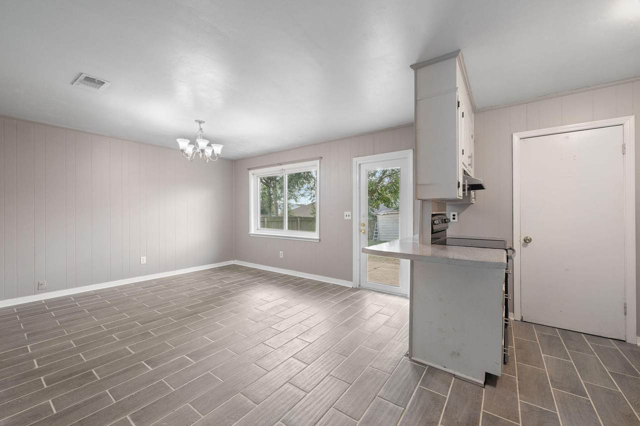 7841 Lenora Court - Photo 1