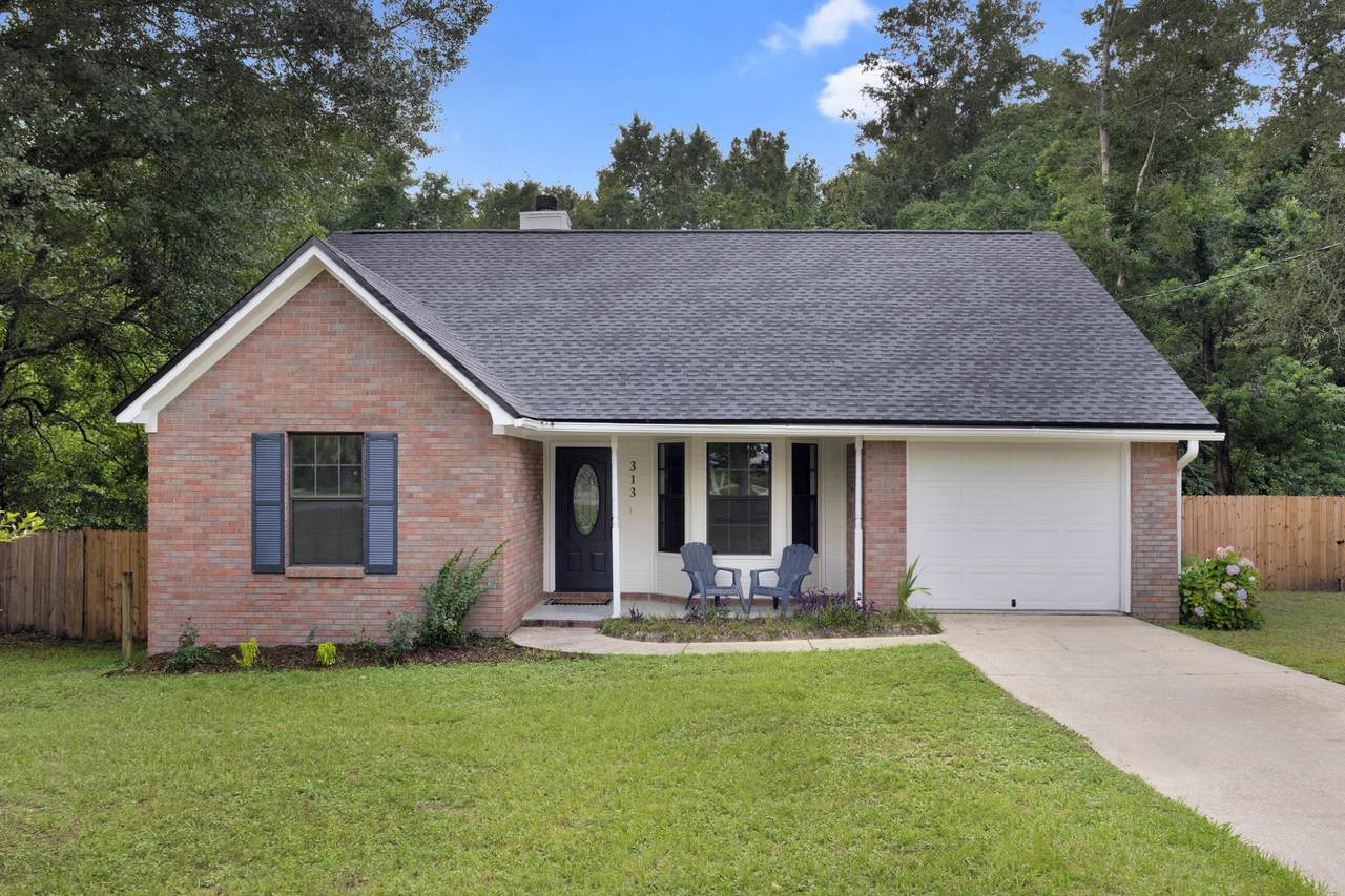 313 Ashley Drive - Photo 1