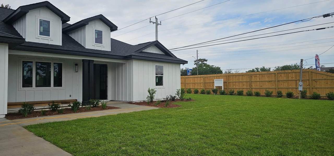 1801 Commander Harvey Lane - Photo 1