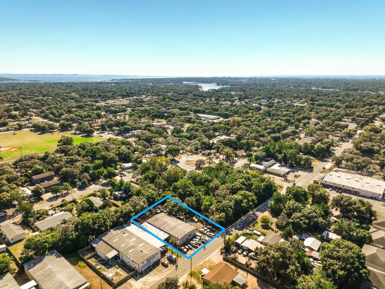 817 Navy Street - Photo 1