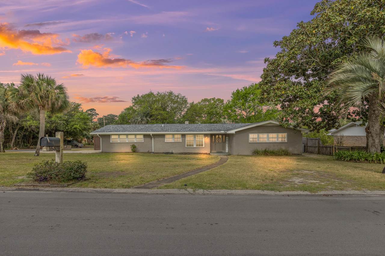 16401 Castile Avenue - Photo 1