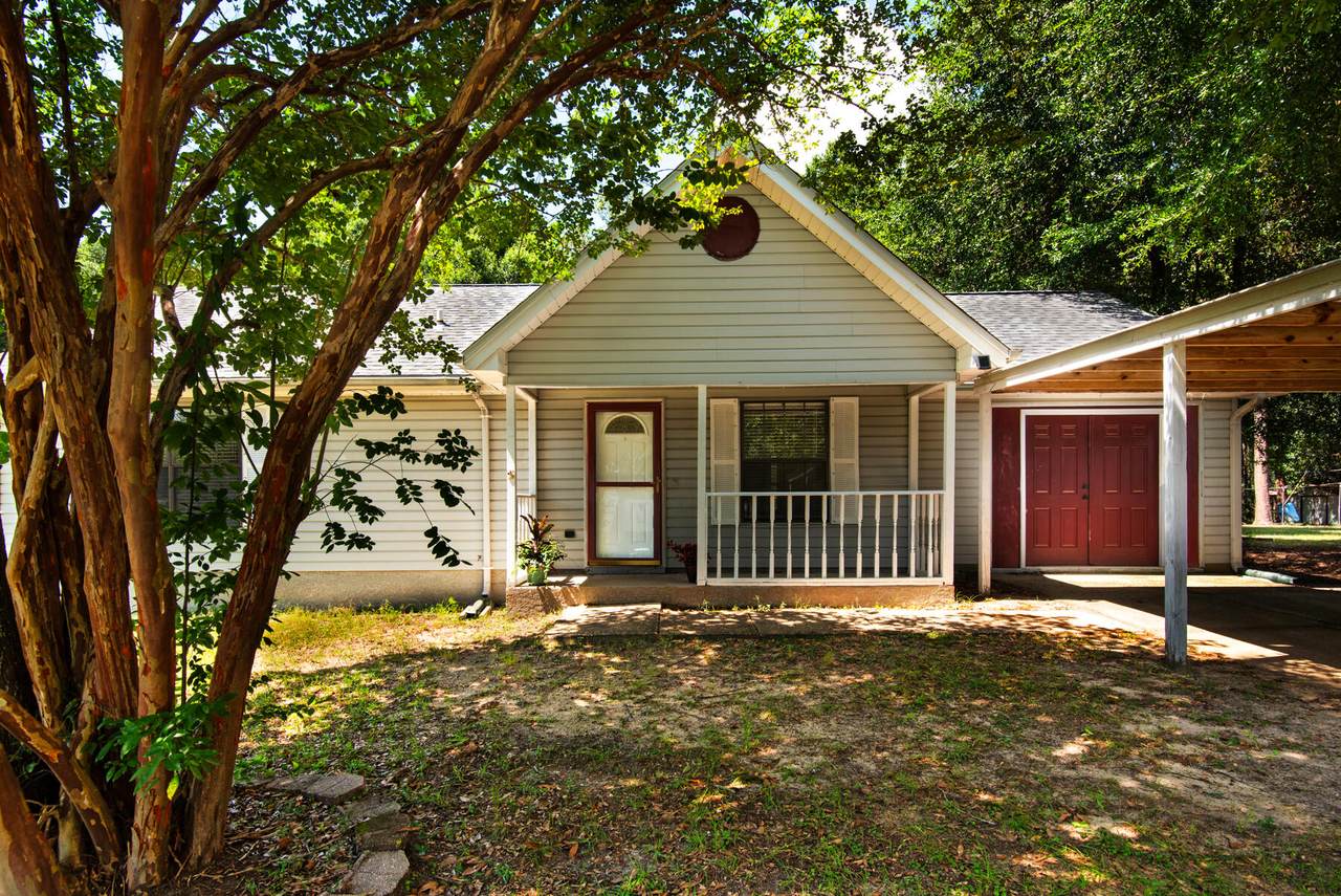 223 Pinoak Court - Photo 1