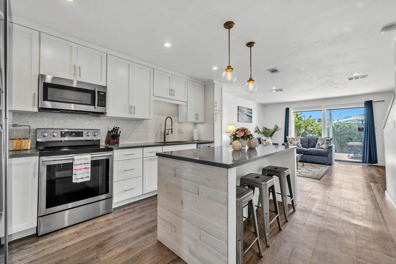 115 Gulf Winds Court - Photo 1