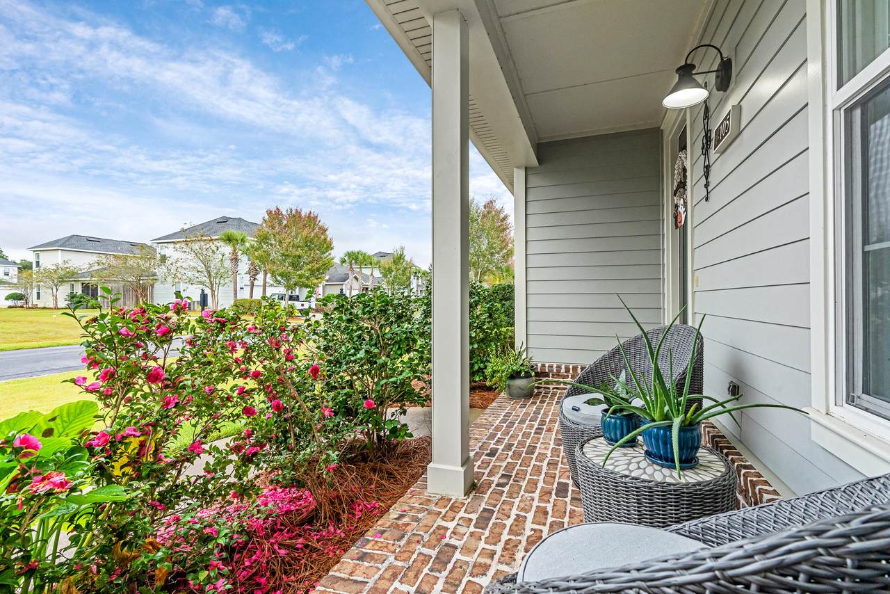 105 Hatton Court - Photo 1