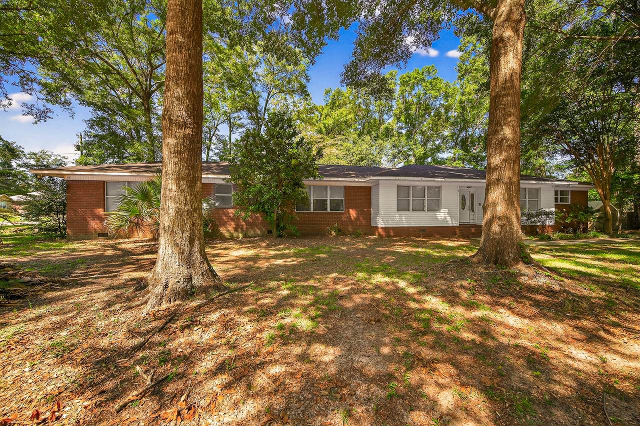 921 Lisa Hill Dr Drive - Photo 1