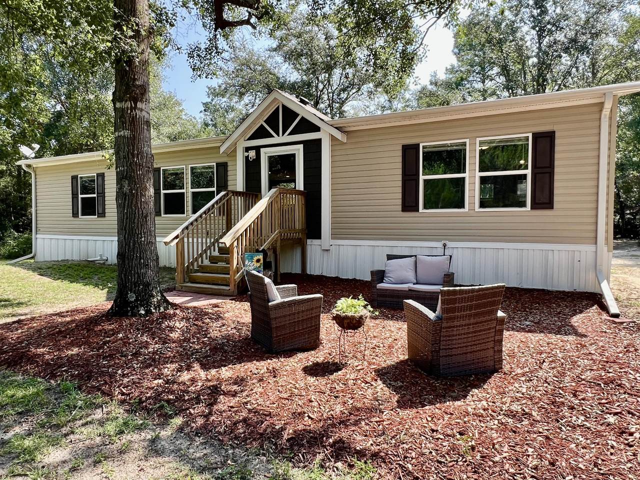 2852 Feral Lane - Photo 1