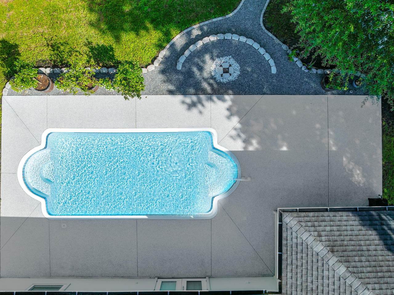 2746 Archer Street - Photo 1