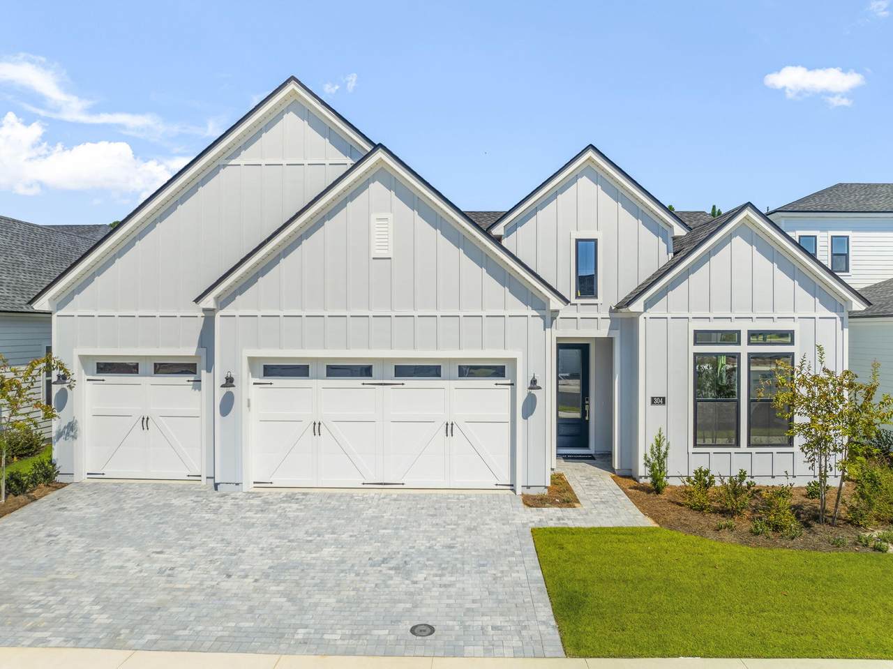 304 Breakwater Boulevard - Photo 1