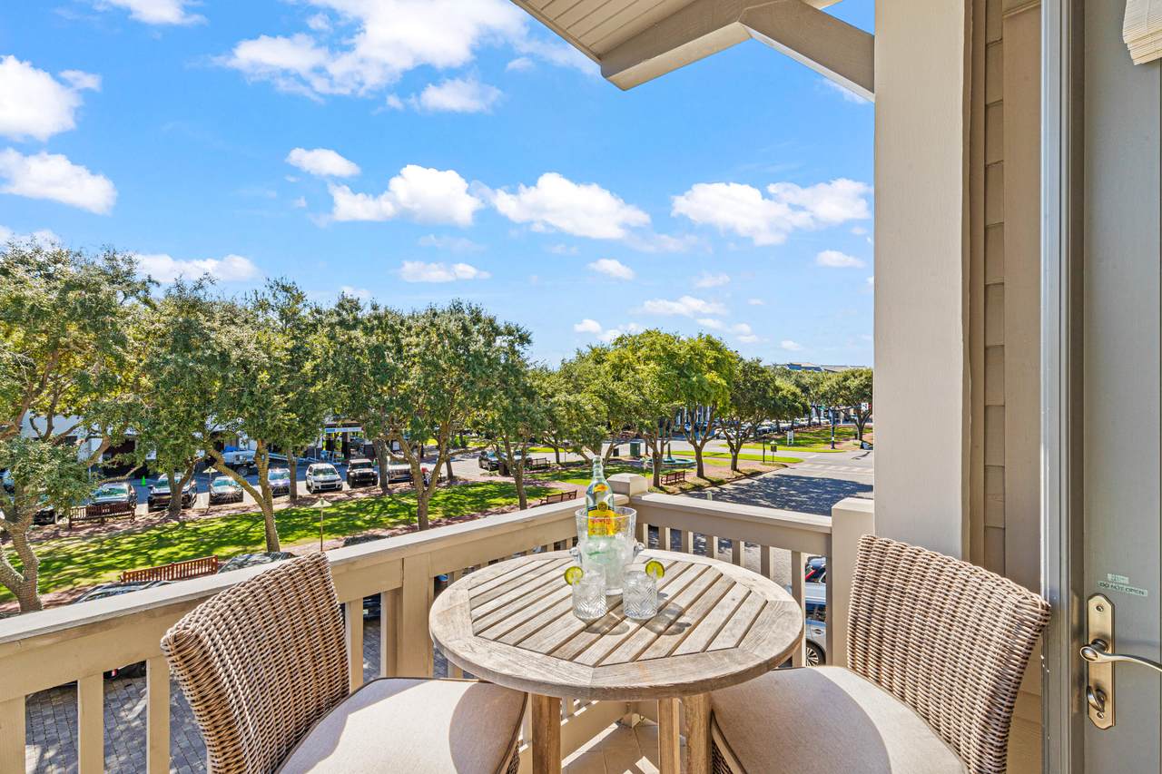 104 Barrett Square - Photo 1