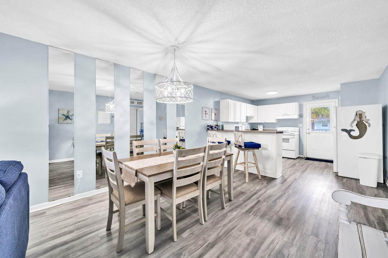 885 Santa Rosa Boulevard - Photo 1