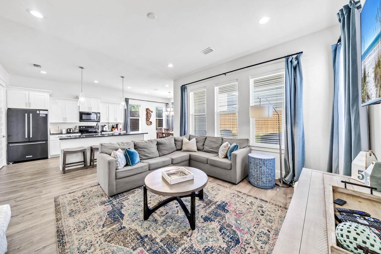 274 Lakeland Drive - Photo 1