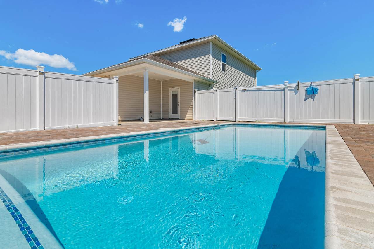 56 Silverthorn Street - Photo 1