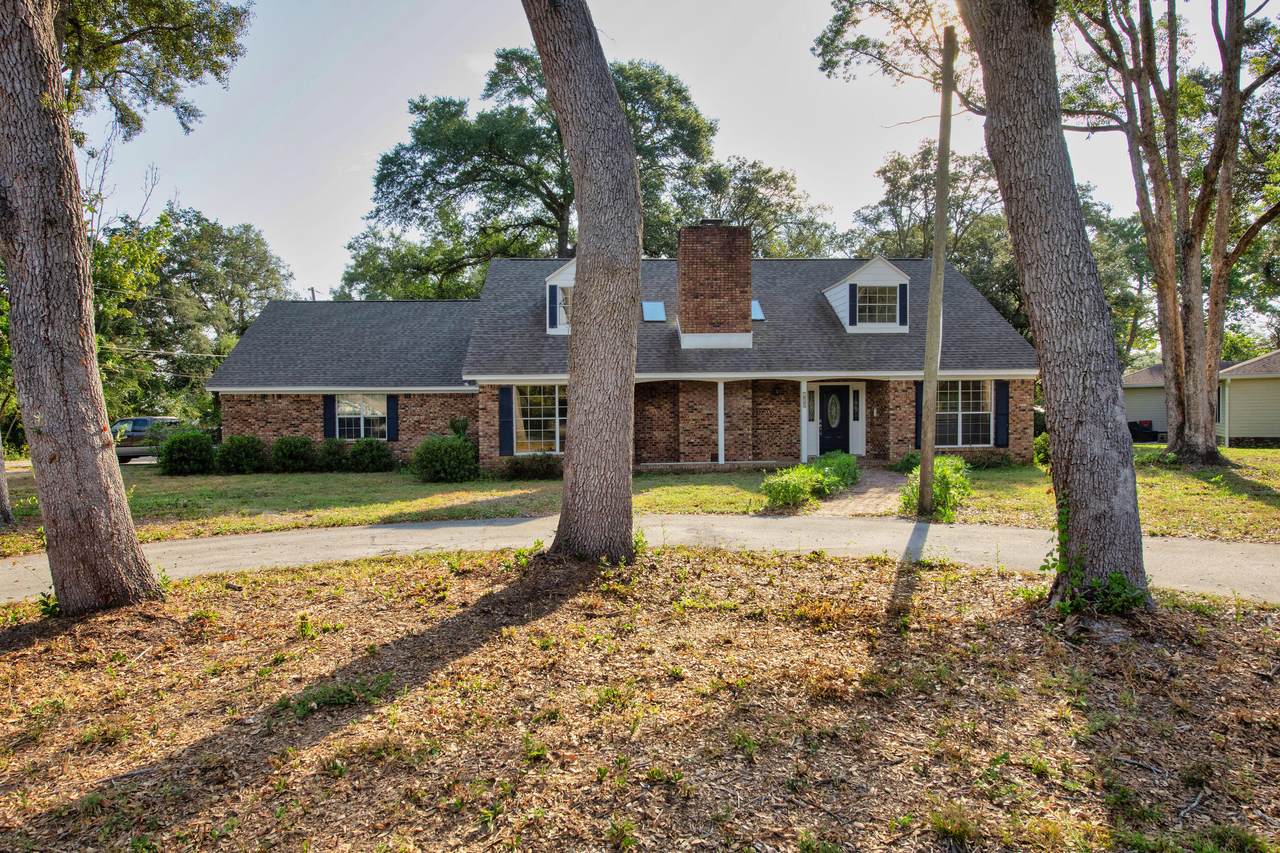 198 Grandview Avenue - Photo 1