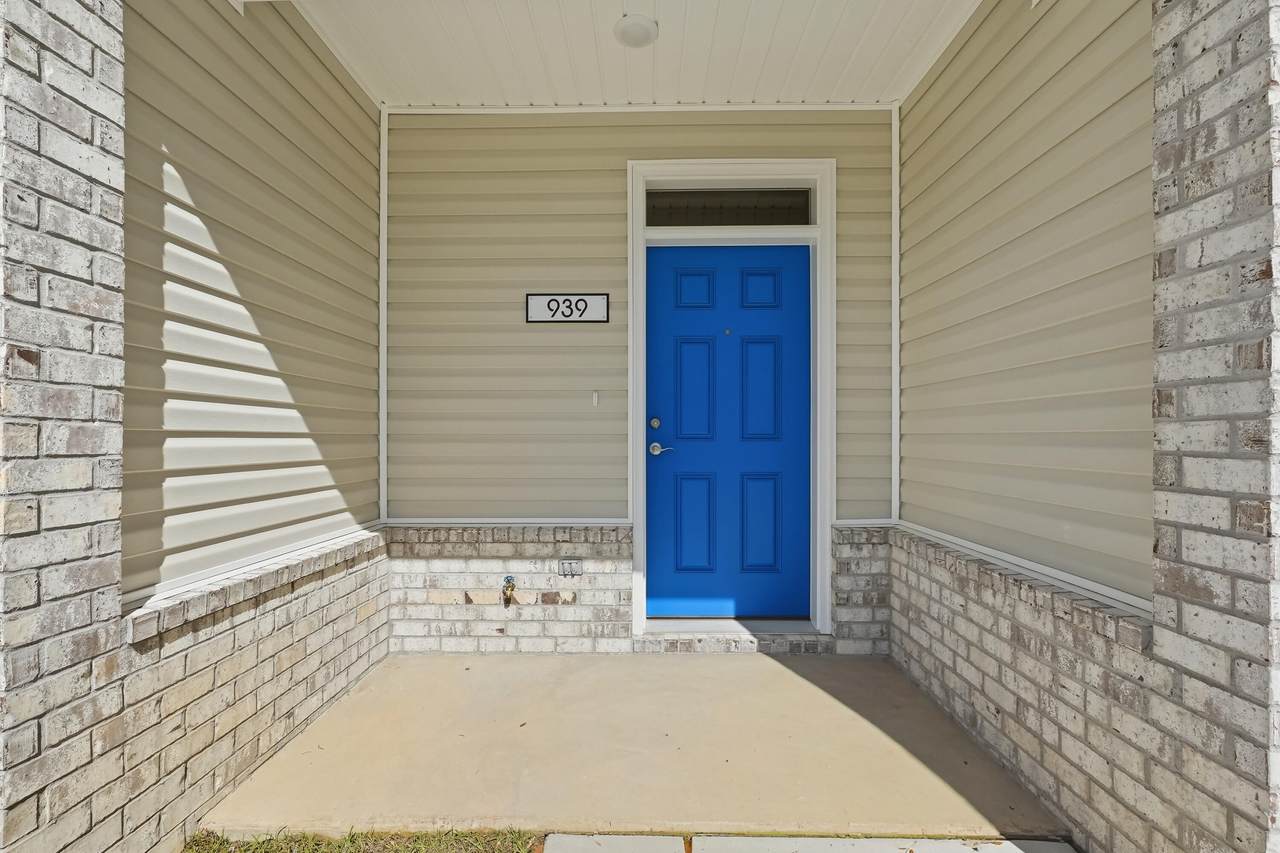 935 Kenzie Lane - Photo 1