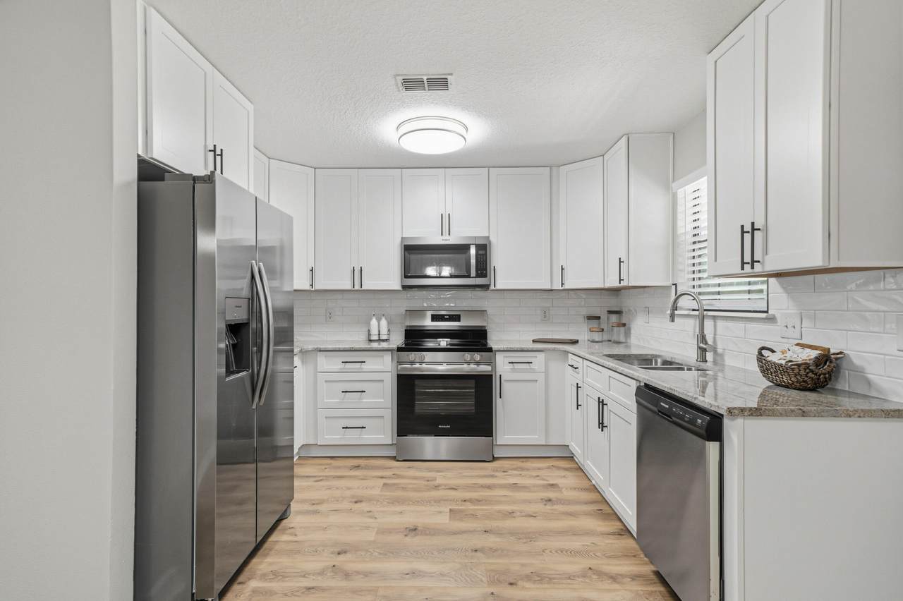 2893 Pansy Avenue - Photo 1