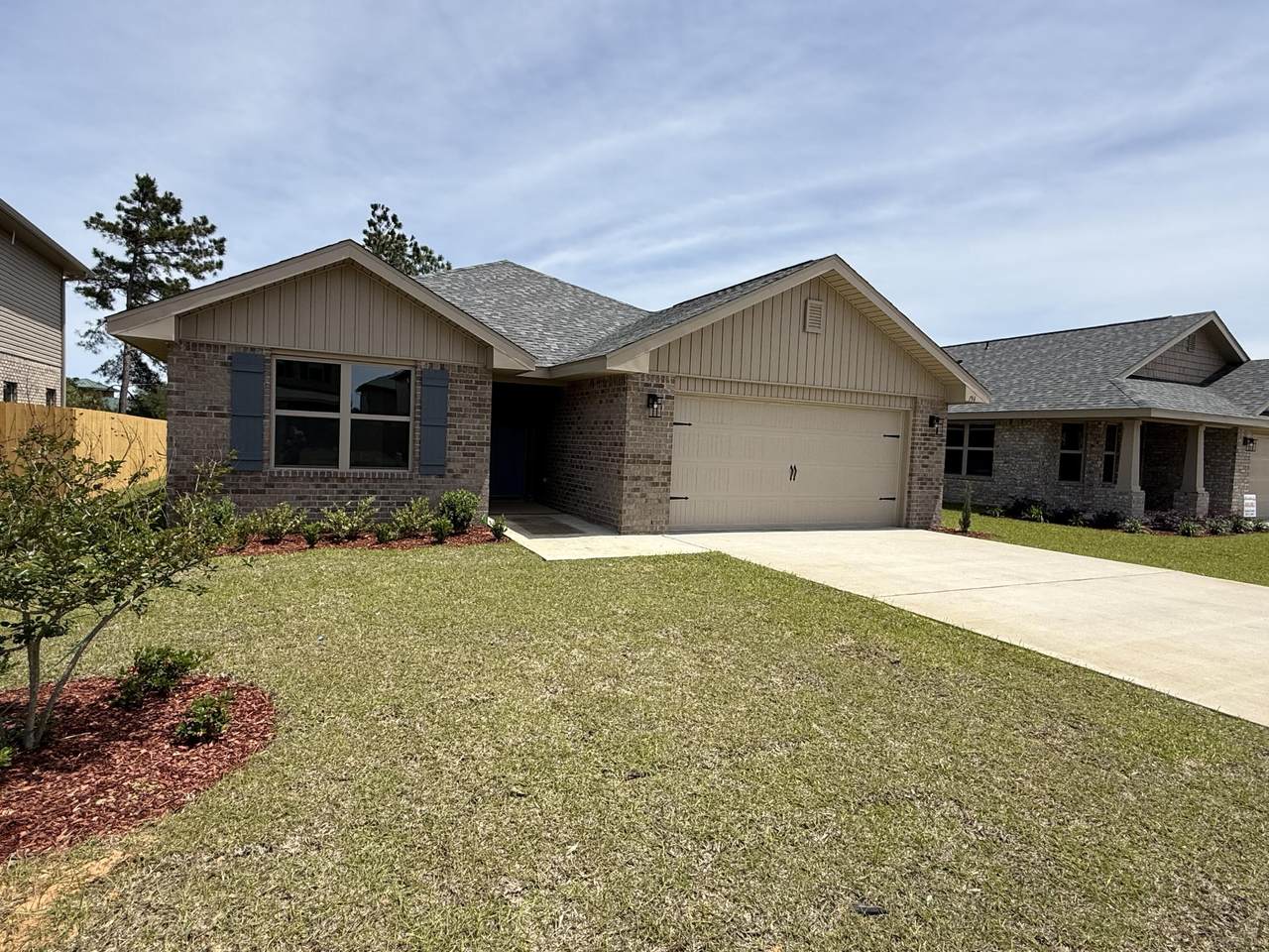 194 Ridgeway Circle - Photo 1