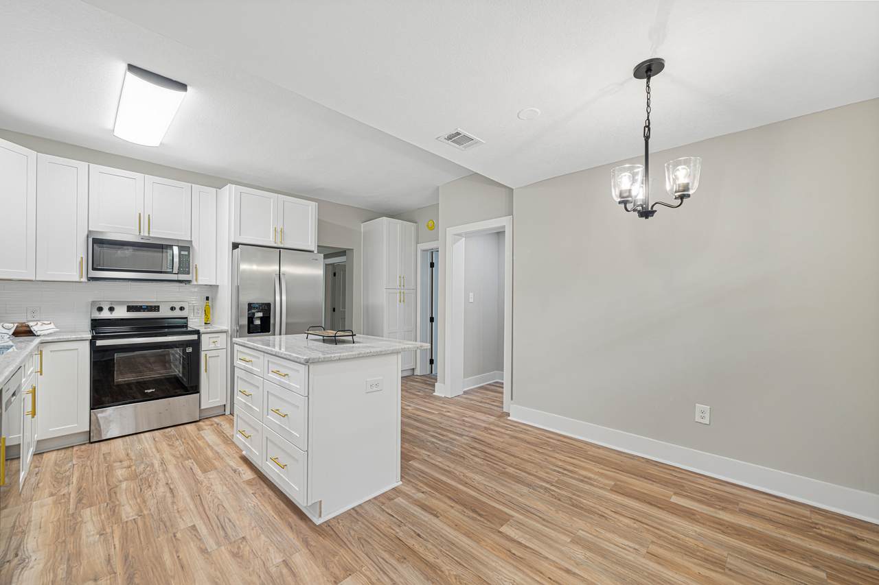 81 Eastview Avenue - Photo 1