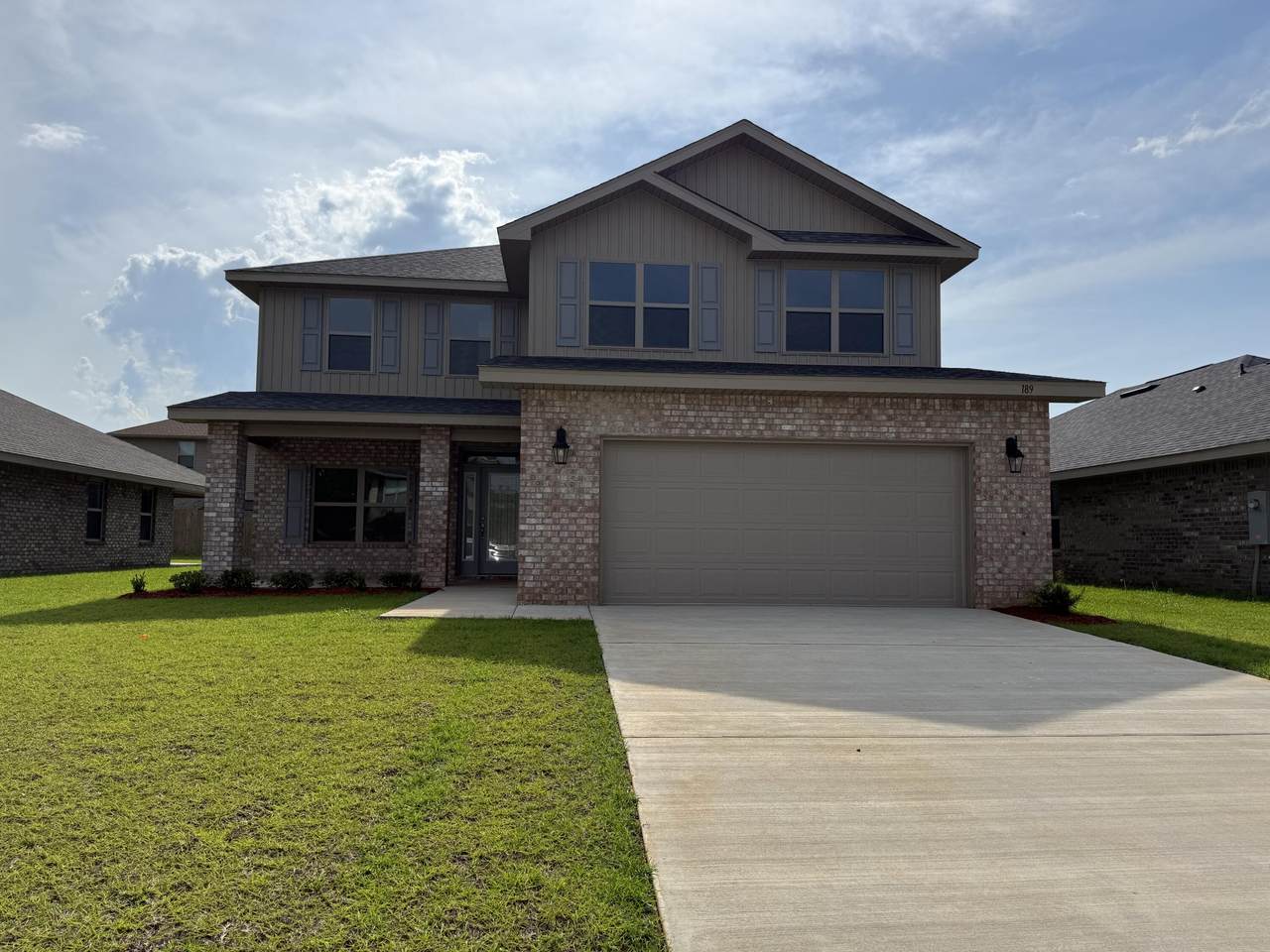 189 Ridgeway Circle - Photo 1